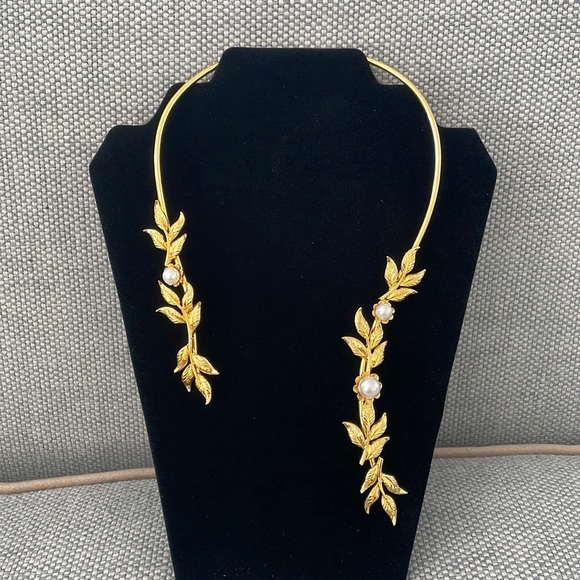 Gold Tone Open Collar - Leaves & Pearl Flowers Design - Picture 1 of 5